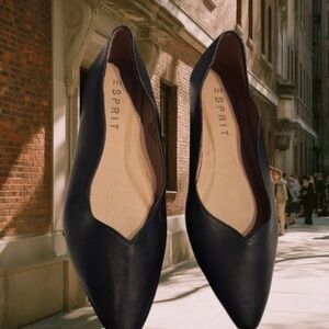 Esprit Women's Dark Navy Pointed Leather Flats